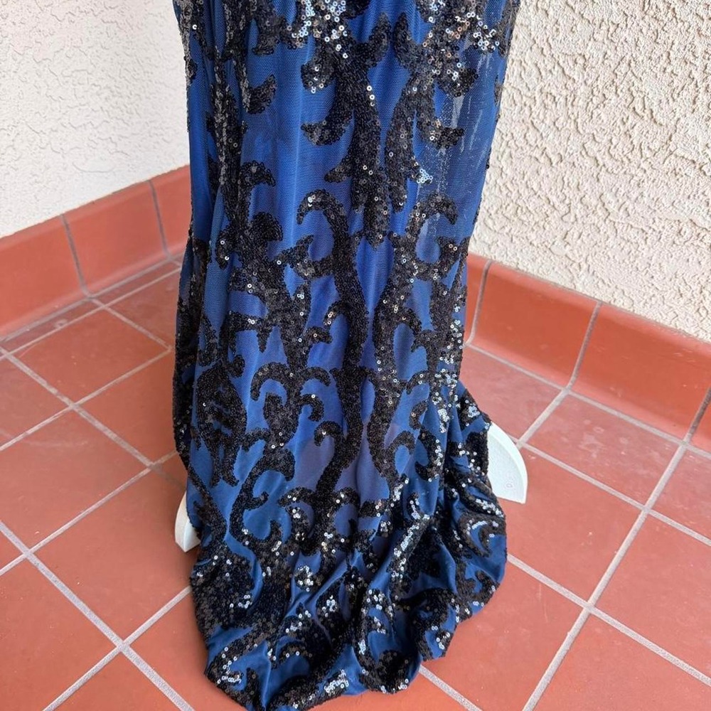 Navy blue sequin maxi dress with black sequin floral pattern - Picture 3 of 8